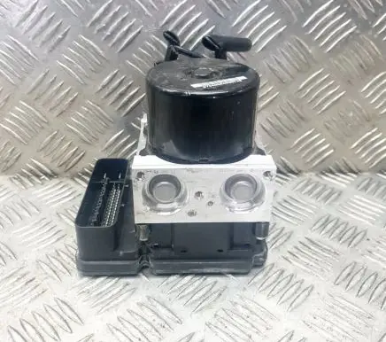 Volvo V40 ABS Pump 31400644 P31400644