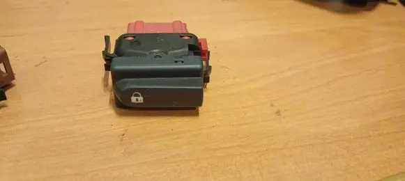 Renault Clio II Central locking switch button 264880 060035A
