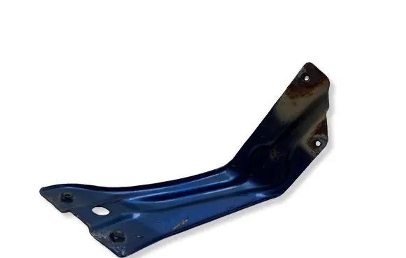 Volkswagen Scirocco Fender mounting bracket 1K8821136