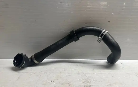 Volvo XC90 Engine coolant pipe/hose 32252070