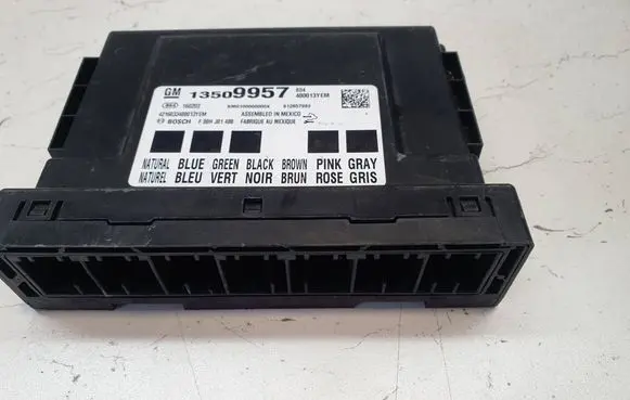 Chevrolet Volt II Comfort/convenience module 13509957 8T2857993 400013YEM