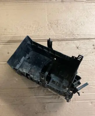 Chevrolet Orlando Battery box tray 