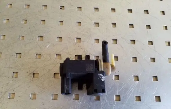 Audi A4 S4 B8 8K Turbo solenoid valve 8K0906627