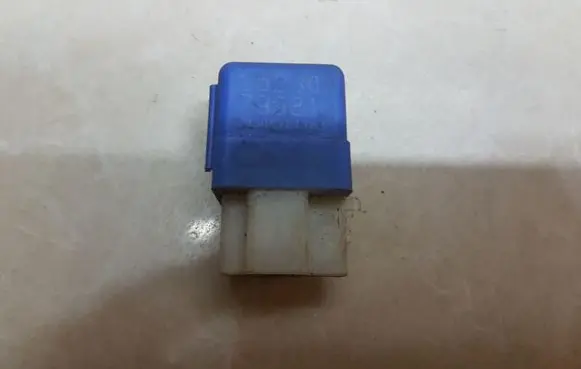 Nissan X-Trail T30 Other relay 2523079981