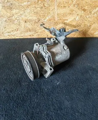 Nissan Juke I F15 Air conditioning (A/C) compressor (pump) 926003VD0A