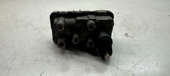 BMW 5 F10 F11 Turbine electric control actuator 01009902