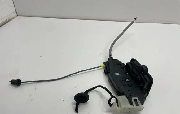 Mercedes-Benz GLA H247 Rear door lock A0997303201