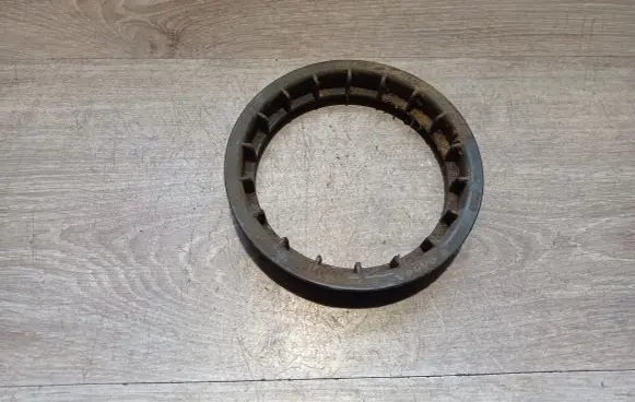 Volvo V70 In tank fuel pump screw locking ring/nut 8649739