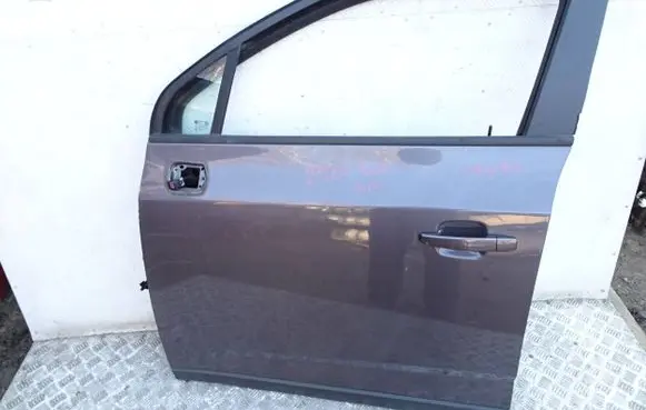 Chevrolet Orlando Front door