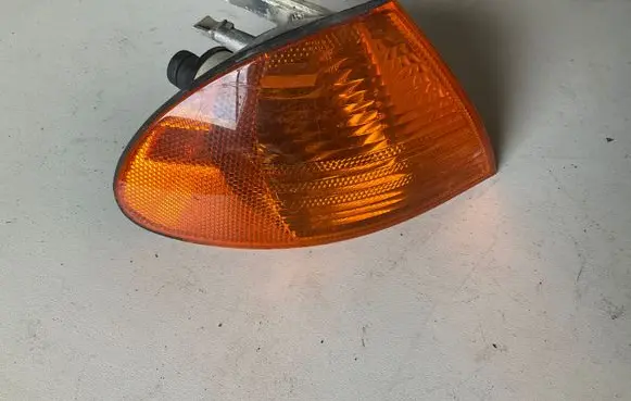 BMW 3 E46 Front indicator light