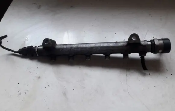KIA Sportage Fuel distributor 0445214085