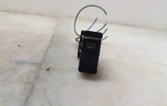 Mercedes-Benz W123 Windscreen/window heater switch 0008206110