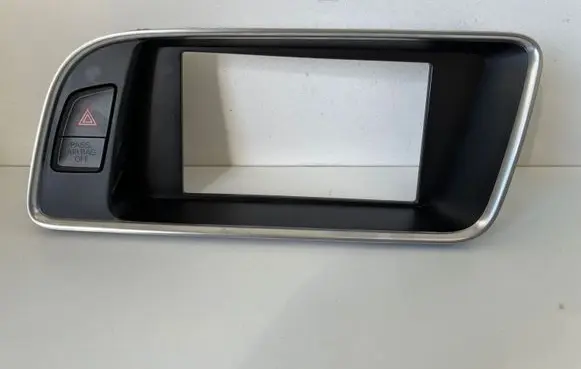 Radio/GPS head unit trim