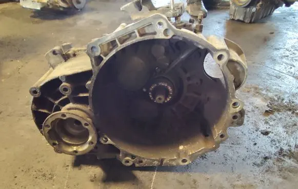 Volkswagen PASSAT B6 Manual 5 speed gearbox JMA