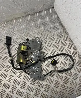 Chrysler Grand Voyager IV Rear door lock