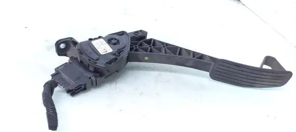Volvo V70 Accelerator throttle pedal 30715173 6PV00954801