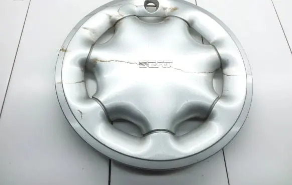 Seat Toledo I (1L) R14 wheel hub/cap/trim 6K0601147A 6K0601147C