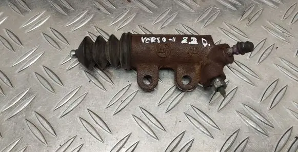 Toyota Verso Clutch slave cylinder 