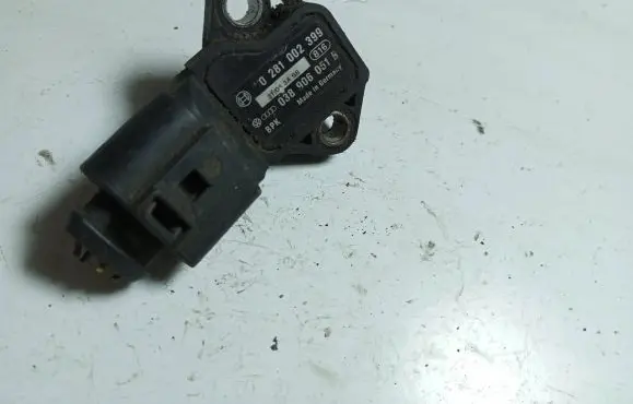Audi A4 S4 B7 8E 8H Air pressure sensor 0281002399 038906051B