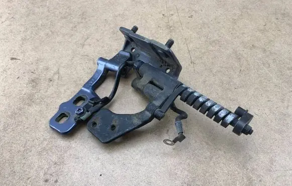 BMW 3 E46 Tailgate/trunk/boot hinge 51248254015 8254015