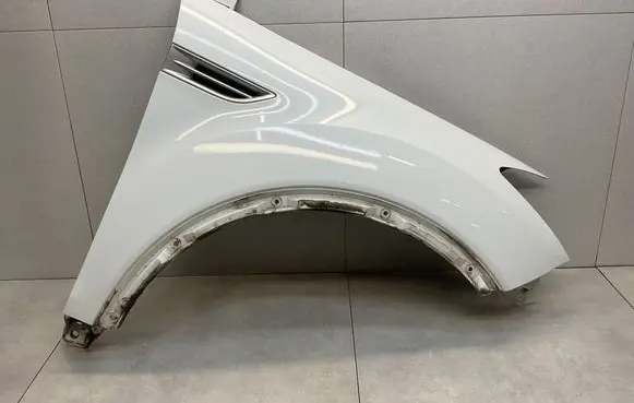Ford Kuga I Fender 