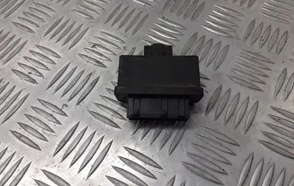 Peugeot 307 Fuel pump relay 240107