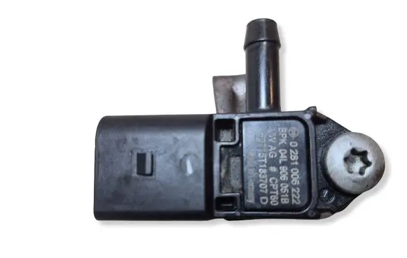 Volkswagen Golf VII Exhaust gas pressure sensor 0281006222 04L906051B 150715T183707D