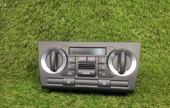 Audi A3 S3 8P Climate control unit 8P0820043BC A2C53279275