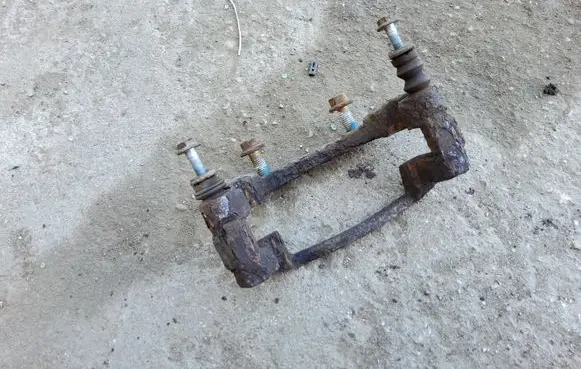 Ford Mondeo Mk III Front Brake Caliper Pad/Carrier 