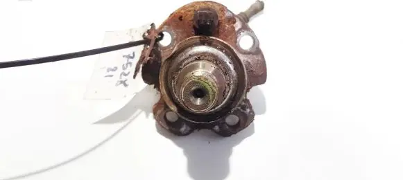 Volkswagen Golf IV Stub axle 