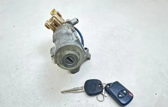 Toyota Yaris Ignition lock 45020521