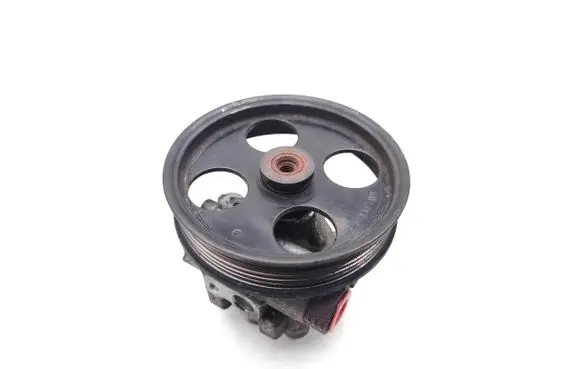 Opel Insignia A Power steering pump 55563329