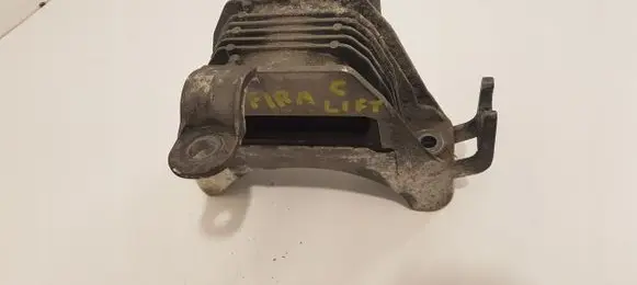 Opel Zafira C Engine mount bracket 13444859