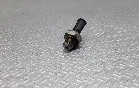 Volvo XC90 Oil pressure sensor 