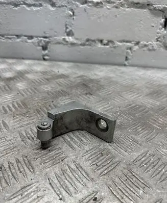 Volkswagen Transporter - Caravelle T5 Front door upper hinge 7h0831402