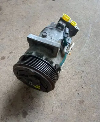 Renault Captur Air conditioning (A/C) compressor (pump) 926004423R T652051C T2303722713
