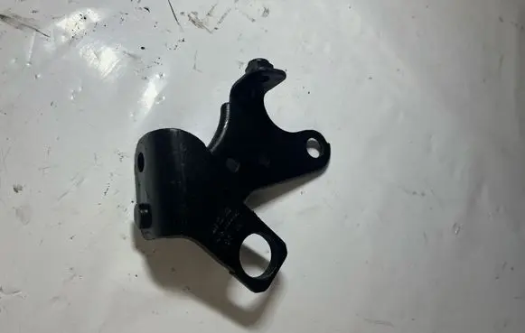 Chrysler Sebring (JS) Other engine bay part 03G103369