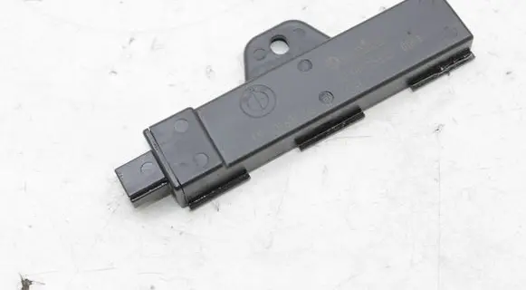 BMW 1 F40 Keyless system antenna 6832065