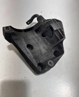 BMW 5 E60 E61 Generator/alternator bracket 7786708