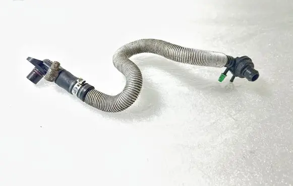Audi A6 S6 C5 4B Vacuum line/pipe/hose 8D0611743B