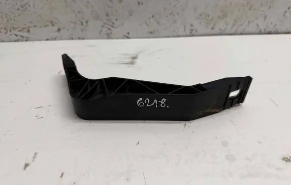 Audi Q3 8U Radiator support slam panel bracket 8U0805527