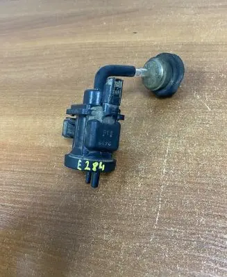 Mercedes-Benz C W203 Engine mount vacuum valve A0005450427 E284