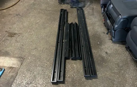 Renault Espace - Grand espace IV Rear seat guide rail 