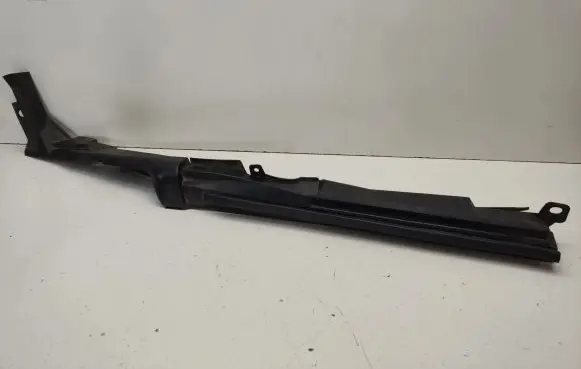 Nissan 370Z Fender end trim 658211EA1A