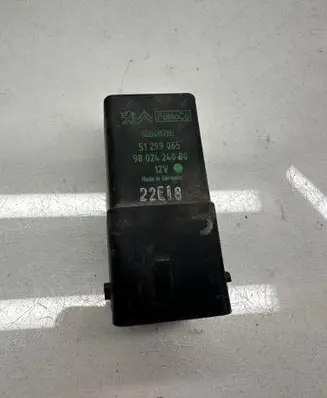 Citroen DS3 Glow plug pre-heat relay 9802424080