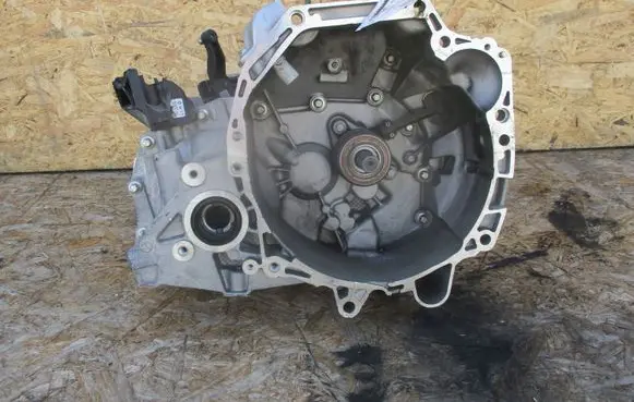 Nissan Micra K14 Manual 5 speed gearbox JH3376
