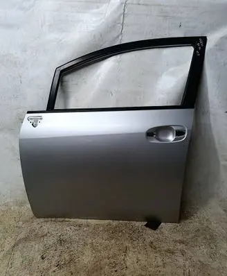 Toyota Verso Front door 