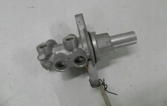 Renault Megane III Master brake cylinder 