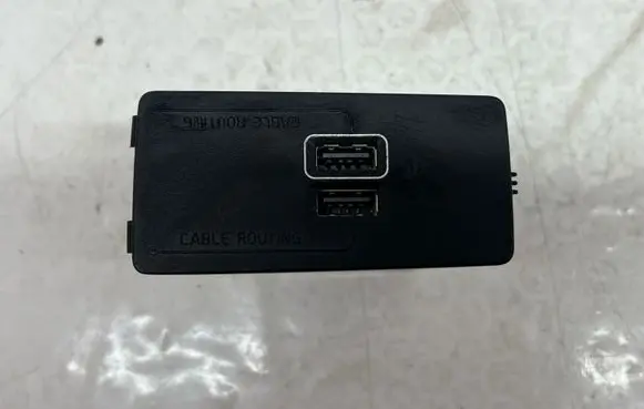 Volvo S90, V90 USB socket connector 10R053559