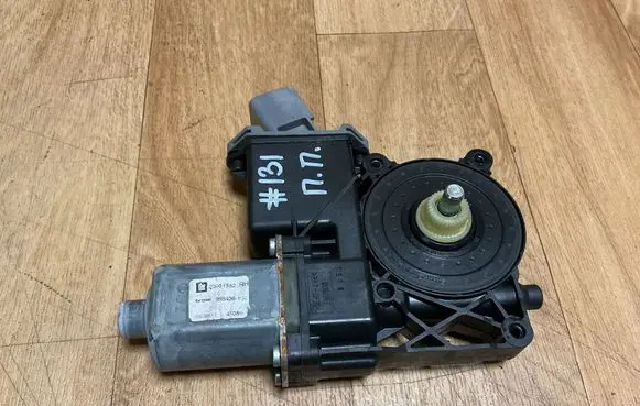 Opel Insignia A Front door window regulator motor 966432103 915722103 20951582
